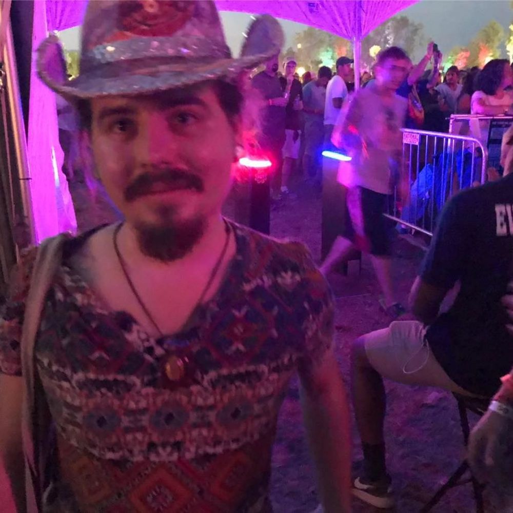 Meet your Posher, Tom